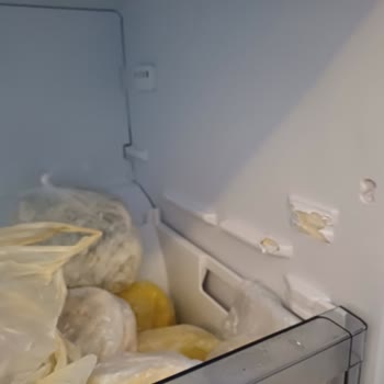 Arçelik Buzdolabında Dayanıksız Raf Tutucular Sorunu