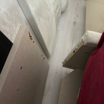Yatak Başlığı Kırıldı: Acil Destek Bekliyorum