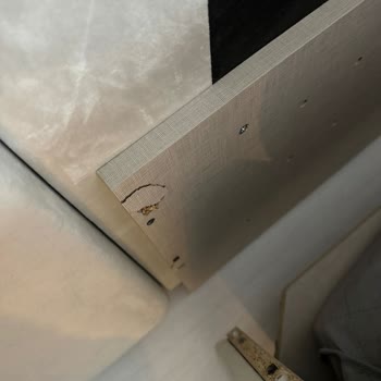 Yatak Başlığı Kırıldı: Acil Destek Bekliyorum