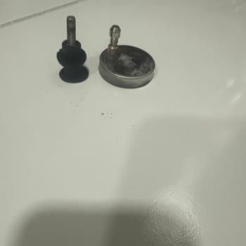Klozet Kapağı Bağlantı Aparatı Bulunamıyor!