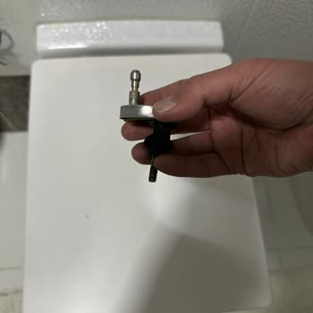 Klozet Kapağı Bağlantı Aparatı Bulunamıyor!
