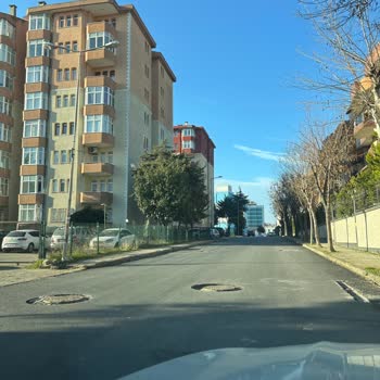 Büyükçekmece'de Hizmet Eksikliği Ve Yolların Durumu