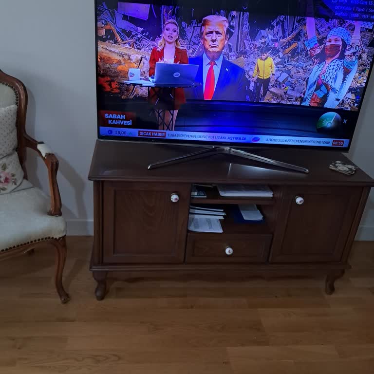 Televizyon Programında Uygunsuz Giyim Tarzı Eleştirisi