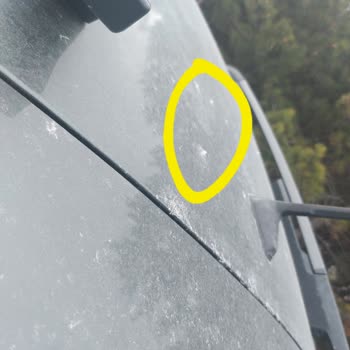 Otoparkta Aracıma Bilerek Tuz Atılıyor