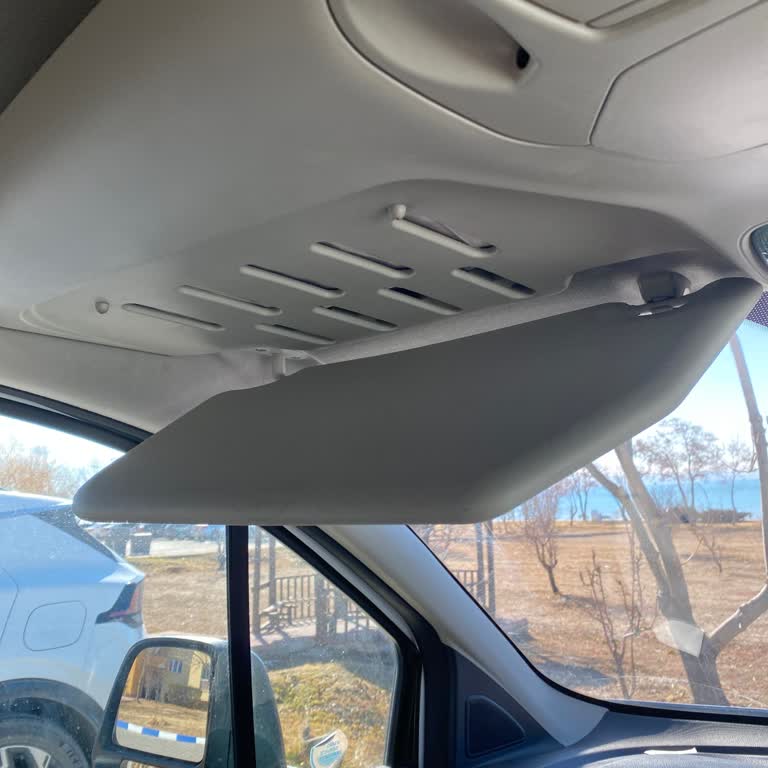 Ford Connect Güneşlik Sorunu Kronik Mi?