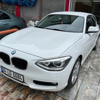 BMW 116i Ön Cam Fitilleri Dökülüyor