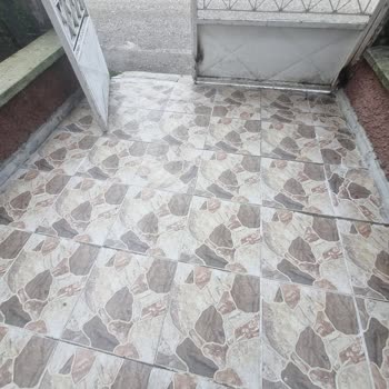 Su Geçirmez Ayakkabılar Kayıyor, Düşme Tehlikesi Yaratıyor