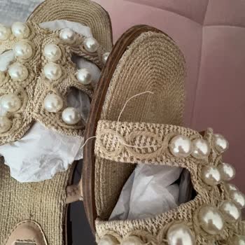 İpekyol Terlikte İnci Taşı Sorunu: Çözüm Bekliyorum!