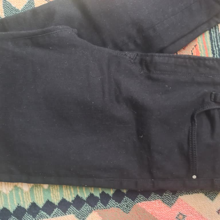 Mavi Kot Pantolon Tüy Toplama Sorunu