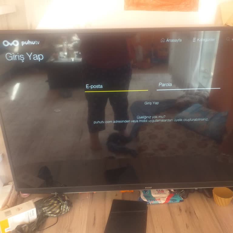 Puhu TV'de Şifre Engeline Takılan TV Keyfi