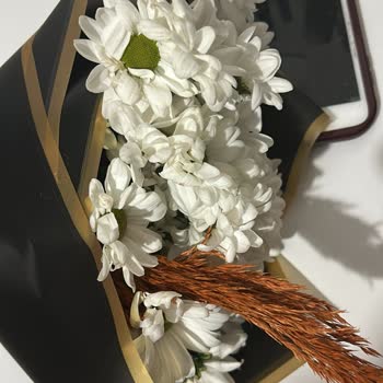 Solmuş Çiçekler Ve Hayal Kırıklığı: Çiçek Sepeti'nin Yetersiz Hizmeti