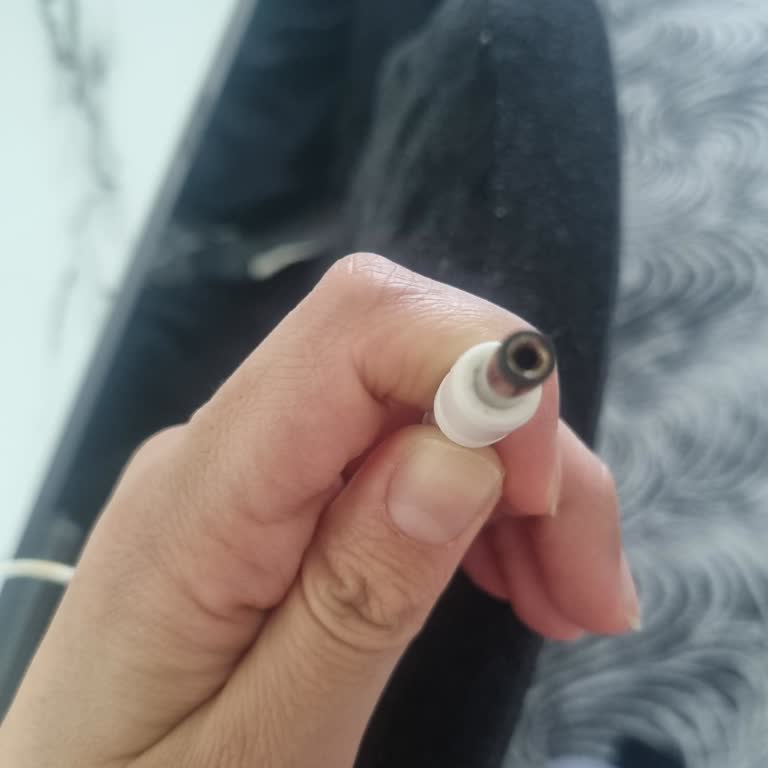 Oksitlenen Adaptör Sebebiyle Kullanılamayan Akıllı Su Kabı