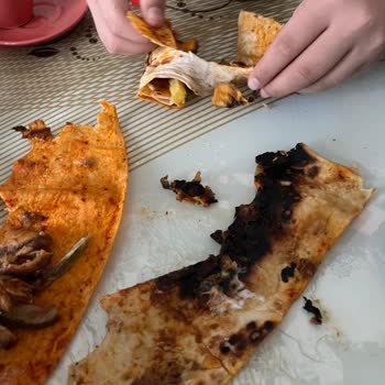 Bayat Ve Yanık Döner Deneyimi