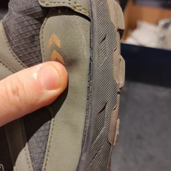 Garanti Kapsamındaki Ayakkabıda Yırtılma Sorunu