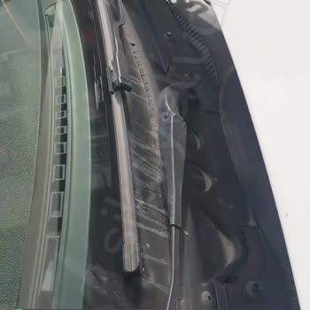 BMW 116İ F20 Ön Cam Alt Izgara Fitilleri Sorunu!