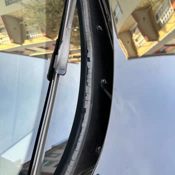 BMW 116i F20 Ön Cam Fitilleri Sorunu: Premium Markaya Yakışmayan Görüntü