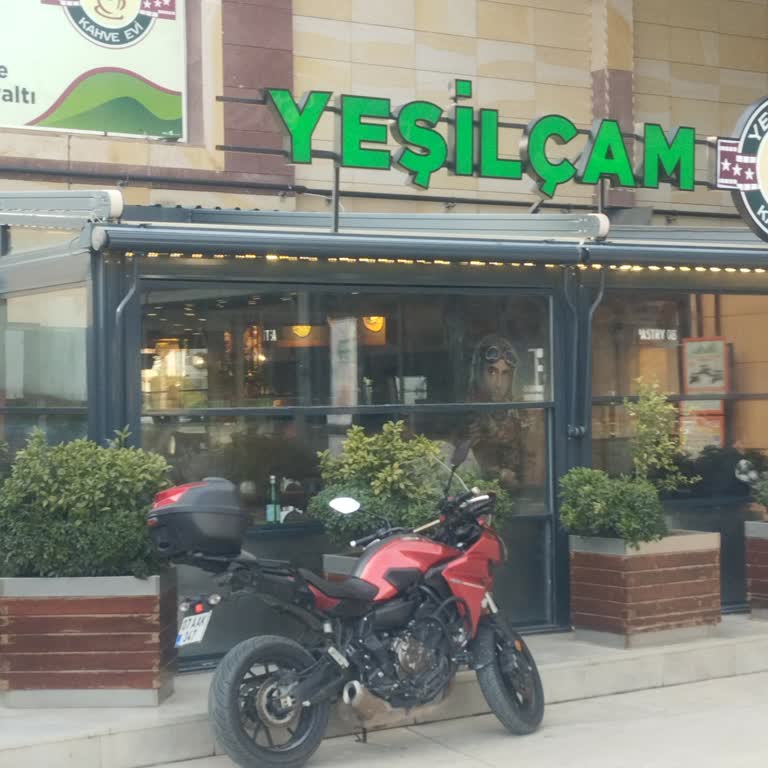 Yeşilçam Cafe'de Müşteri Memnuniyeti Sıfır