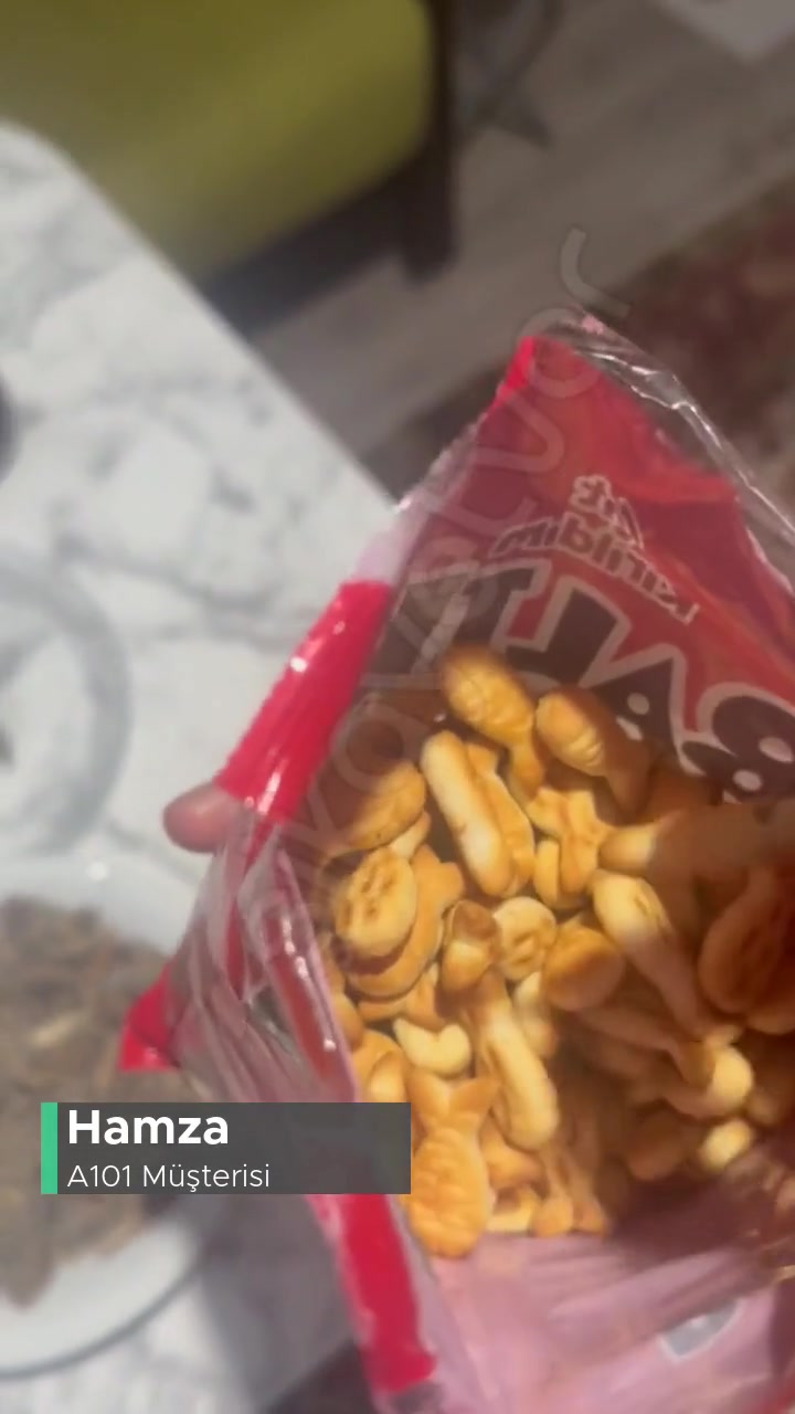 A101 Balık Krakerin İçindeki Balığın İçinden İp Geçmiş Şekilde Çıktı! videonun kapak resmi