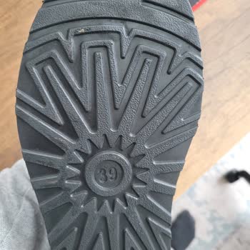 Gümrük Malları Export (Facebook) Gelen Ayakkabı Kesinlikle Orijinal Değil