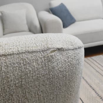 Koltuk Takımında Derin Kesikler Ve Yetersiz Müşteri Hizmeti