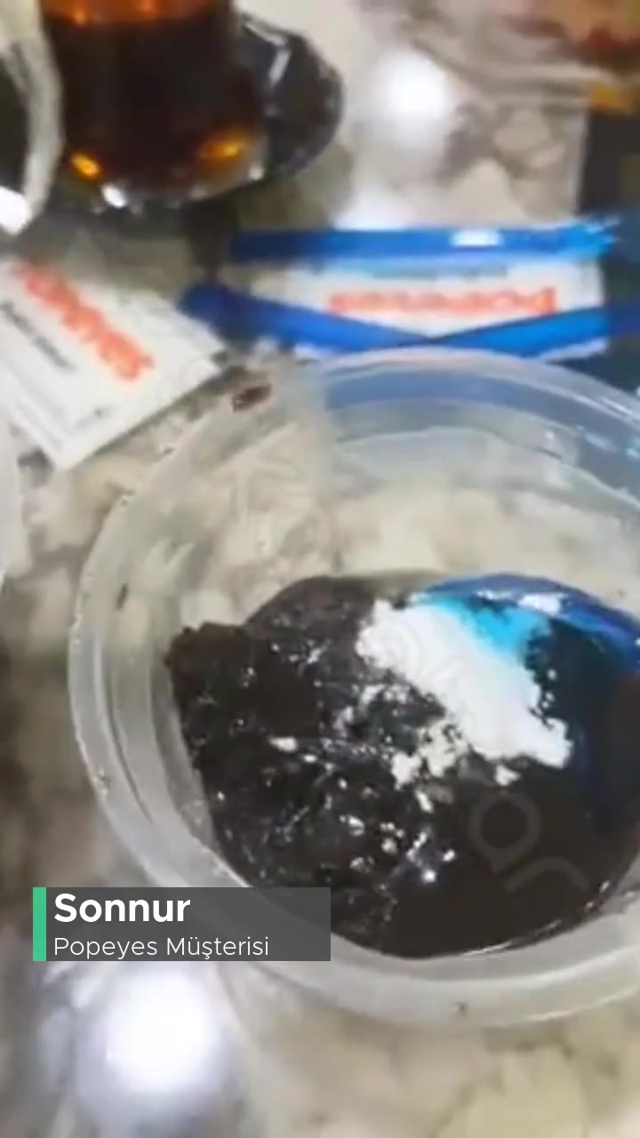 Popeyes Sufle Diye Islak Kek Göndermişler! videonun kapak resmi