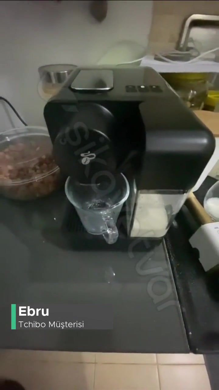 Tchibo Cafissimo Kapsül Kahve Makinesi Süt Vermiyor Sıcak Üflüyor! videonun kapak resmi