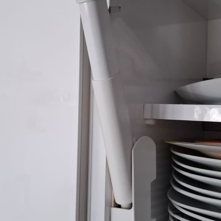 Mutfak Dolaplarındaki Amortisör Sorunu Ve Güvenlik Endişesi