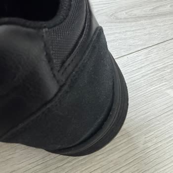 Skechers Ayakkabıda Hayal Kırıklığı: Dikişler 3 Ayda Açıldı