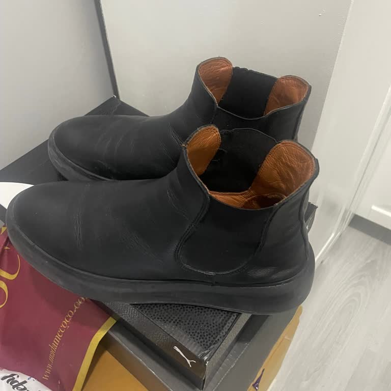 Tanınmış Markanın Botlarında Rahatsız Edici Taban Sorunu