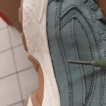 Skechers Hediye Ayakkabının Tabanı Açıldı: Modelde Sorun Mu Var?