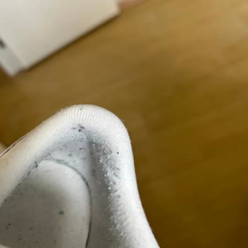Reebok Ayakkabıda Tüylenme Ve Sökük Bağ Sorunu