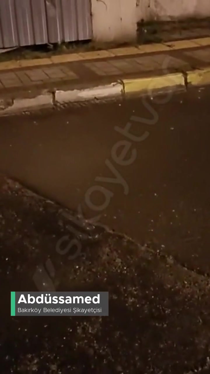 Bakırköy Belediyesi Yol Çökmüş Acilen Çözülmesi Gerek! videonun kapak resmi