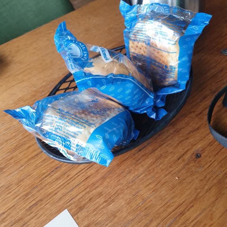 Antik Köfte Darıca Sahil Kahvaltı Deneyimi: Yetersiz Hizmet Ve Bayat Ekmek Şoku!