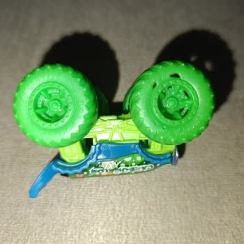 Eksik Parçalı Hot Wheels Monster Truck Oyuncağı Hayal Kırıklığı
