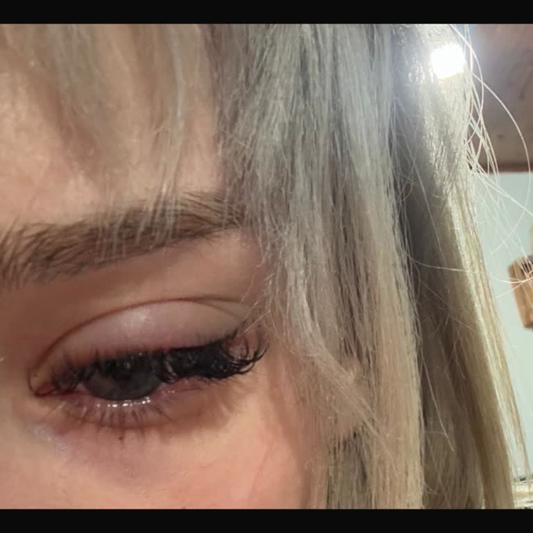 Hair Makri Kadın Kuaförü Gözümde Şişme ve Kızarıklık Meydana Geldi