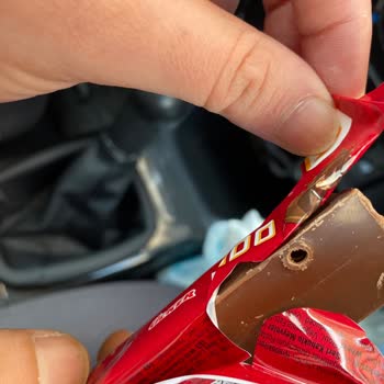 Ülker Çikolatalarında Sağlık Tehlikesi