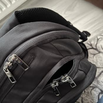 Yırtık Çanta Ve Çözüm Sunmayan Müşteri Hizmetleri