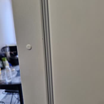 Yeni Buzdolabındaki Boya Sorunu Ve İlgisiz Servis