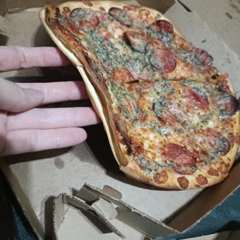 Domino's Pizza'da Kuru Ve Küçük Sipariş Hayal Kırıklığı