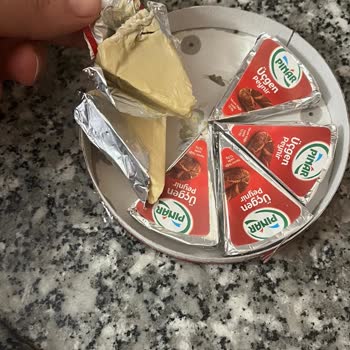 Çocuğuma Aldığım Üçgen Peynir Bozuk Çıktı!