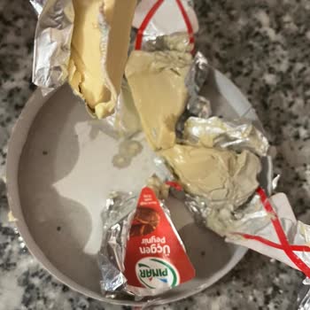 Çocuğuma Aldığım Üçgen Peynir Bozuk Çıktı!