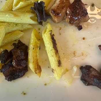 Tavuk Dünyası'nda Gıda Zehirlenmesi Tehlikesi