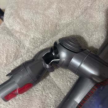 Dyson V11 Süpürge Başlığı Kırılma Sorunu