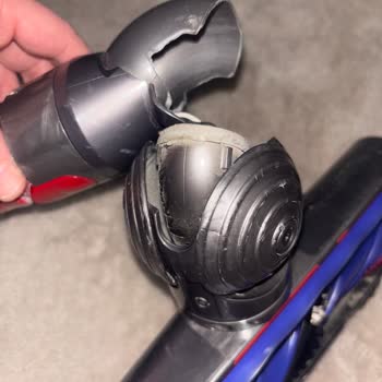 Dyson V11 Süpürge Başlığı Kırılma Sorunu