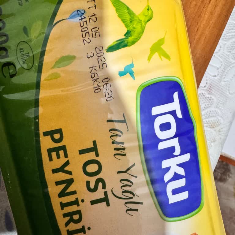 Yanmış Plastik Tadı Veren Tost Peyniri Hayal Kırıklığı