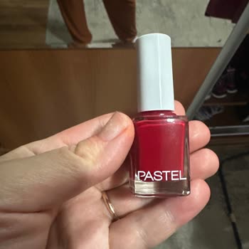 Pastel Oje Kullanımı Sonrası Tırnak Problemleri Ve Müşteri Memnuniyetsizliği