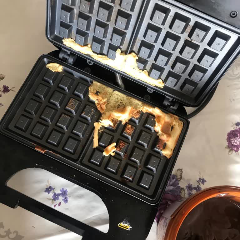 Kiwi Waffle Makinesi Pişirmiyor Ve Yapıştırıyor