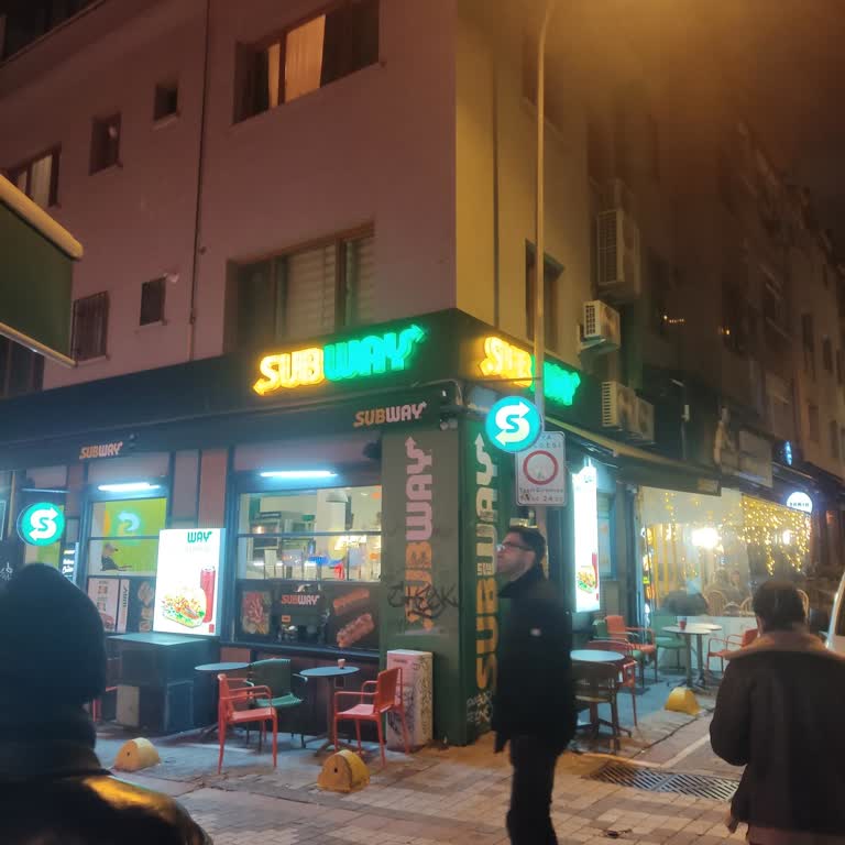 Subway Kadıköy Şubesinde Sürekli Nakit Zorunluluğu