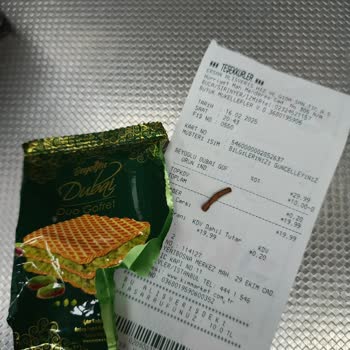 Çikolatadan Çıkan Kablo Şoku