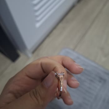 14 Şubat Hediyesi Yüzüğün Taşı Hemen Düştü!